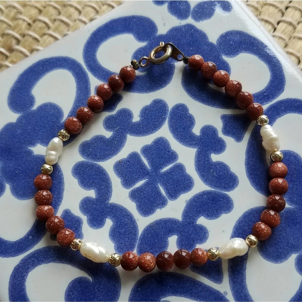 Natural water pearl and goldstone bracelet